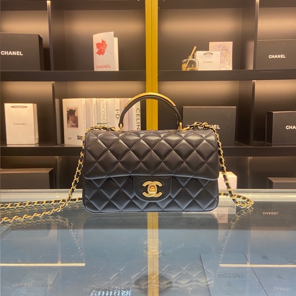 Chanel Navy Quilted Crossbody Bag with Gold Chain - Picture 1 of 9